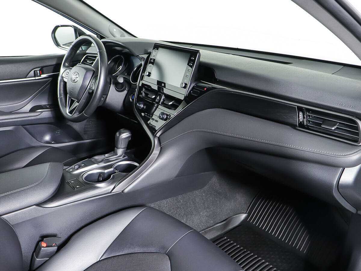 Toyota Camry с пробегом — 2021 год. Фото: #8