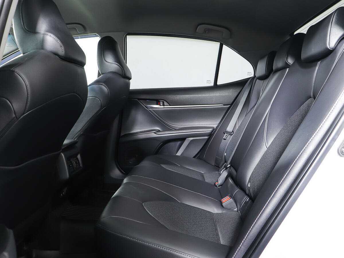 Toyota Camry с пробегом — 2021 год. Фото: #9