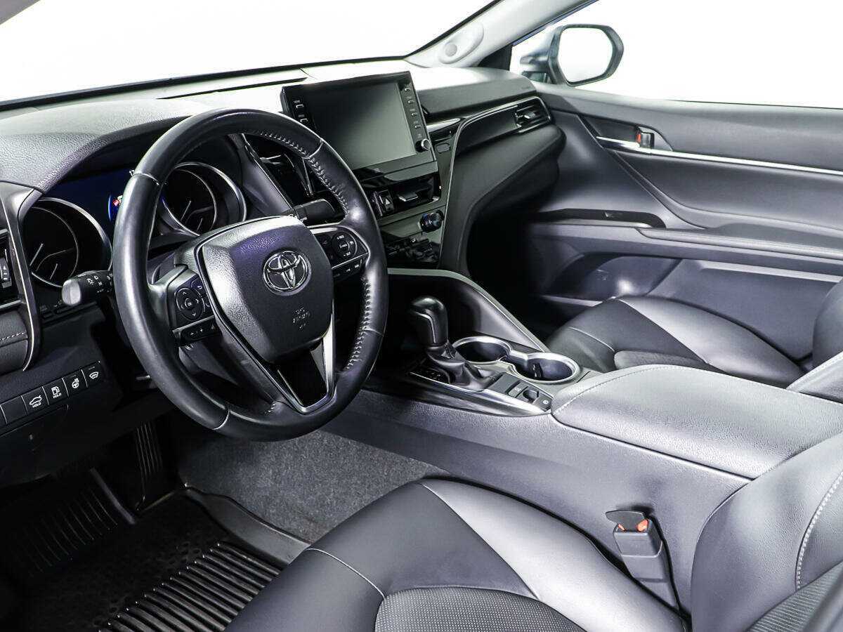 Toyota Camry с пробегом — 2021 год. Фото: #12