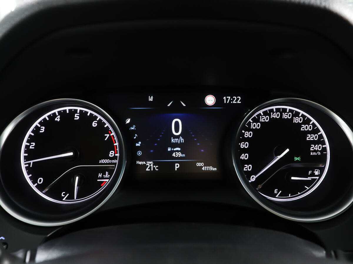 Toyota Camry с пробегом — 2021 год. Фото: #13