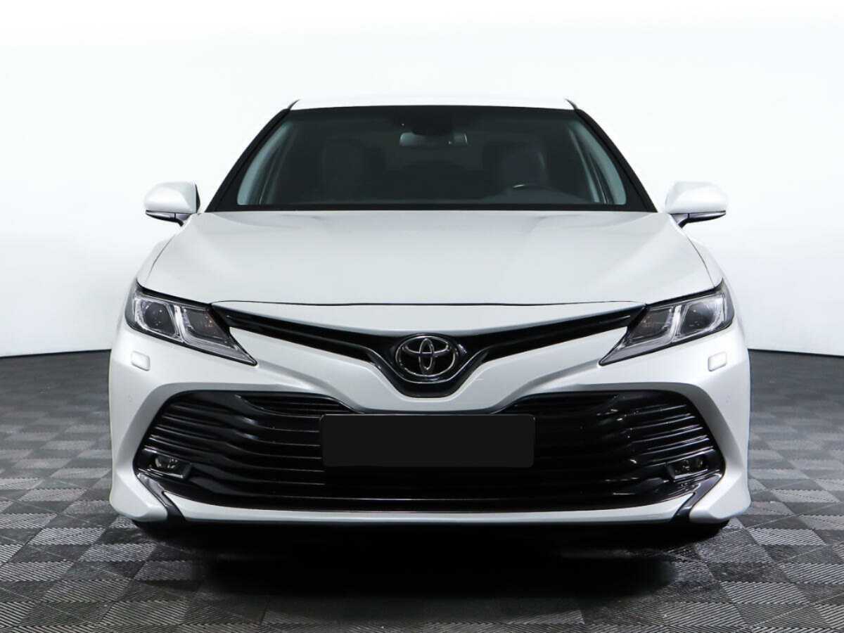 Toyota Camry с пробегом — 2020 год. Фото: #1