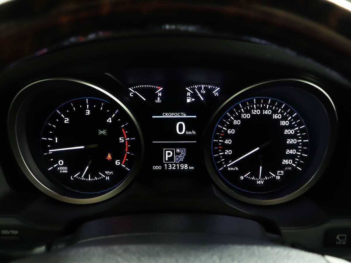 Toyota Land Cruiser с пробегом — 2014 год. Фото: #14