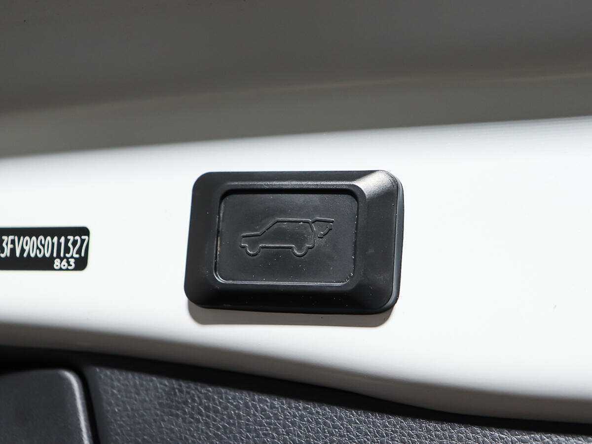 Toyota RAV4 с пробегом — 2020 год. Фото: #15