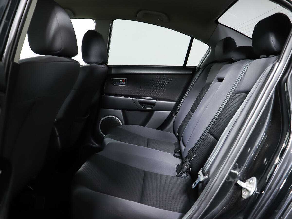 Mazda 3 с пробегом — 2008 год. Фото: #9