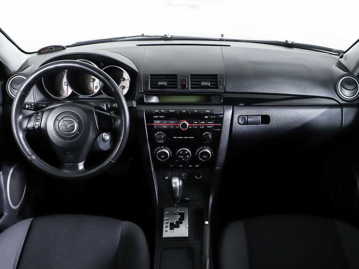 Mazda 3 с пробегом — 2008 год. Фото: #10