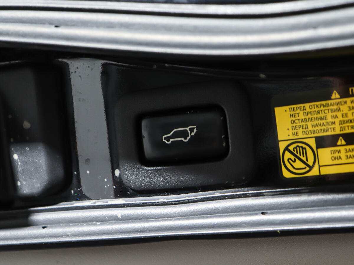 Toyota Land Cruiser с пробегом — 2012 год. Фото: #15