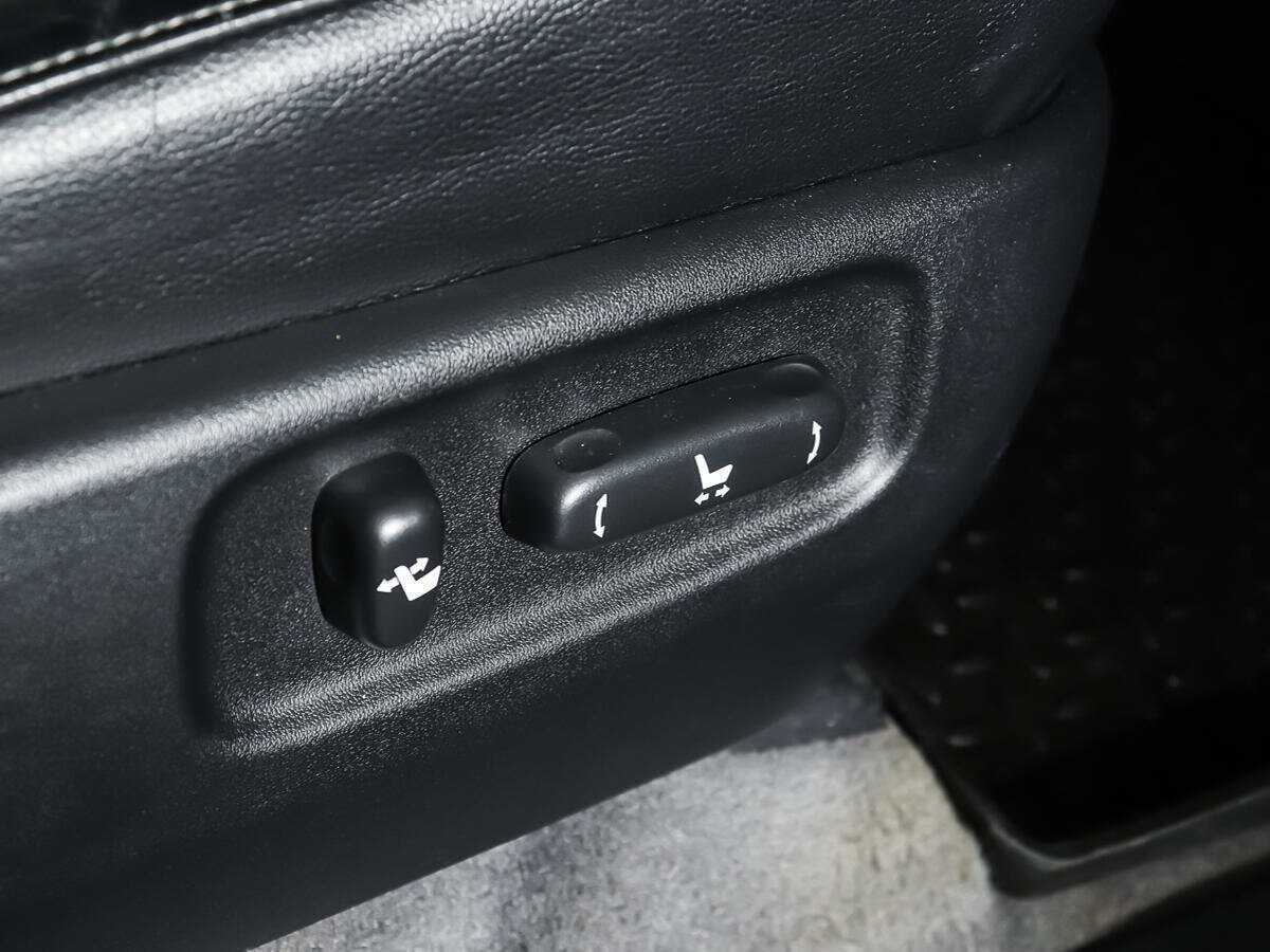 Toyota Land Cruiser с пробегом — 2012 год. Фото: #16