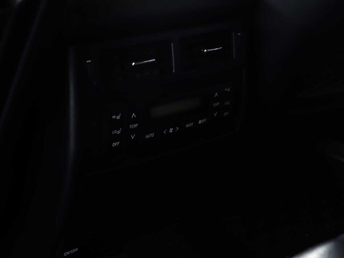 Toyota Land Cruiser с пробегом — 2012 год. Фото: #18