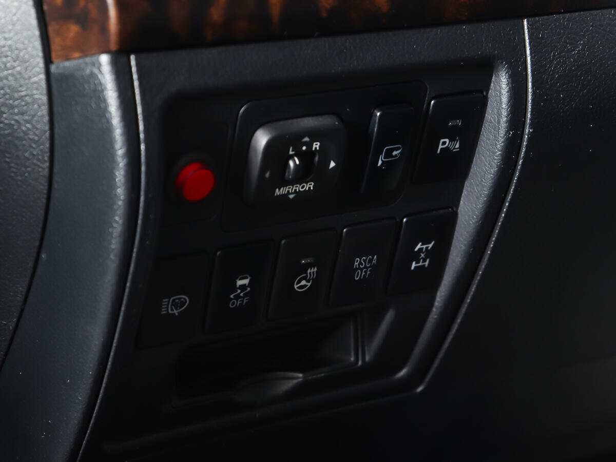 Toyota Land Cruiser с пробегом — 2012 год. Фото: #19