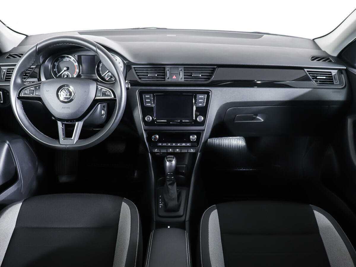 Skoda Rapid с пробегом — 2019 год. Фото: #12