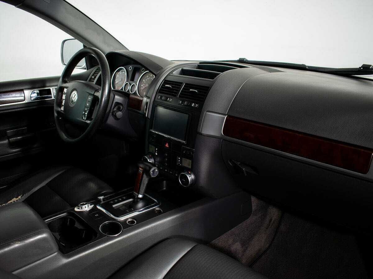 Volkswagen Touareg с пробегом — 2003 год. Фото: #8
