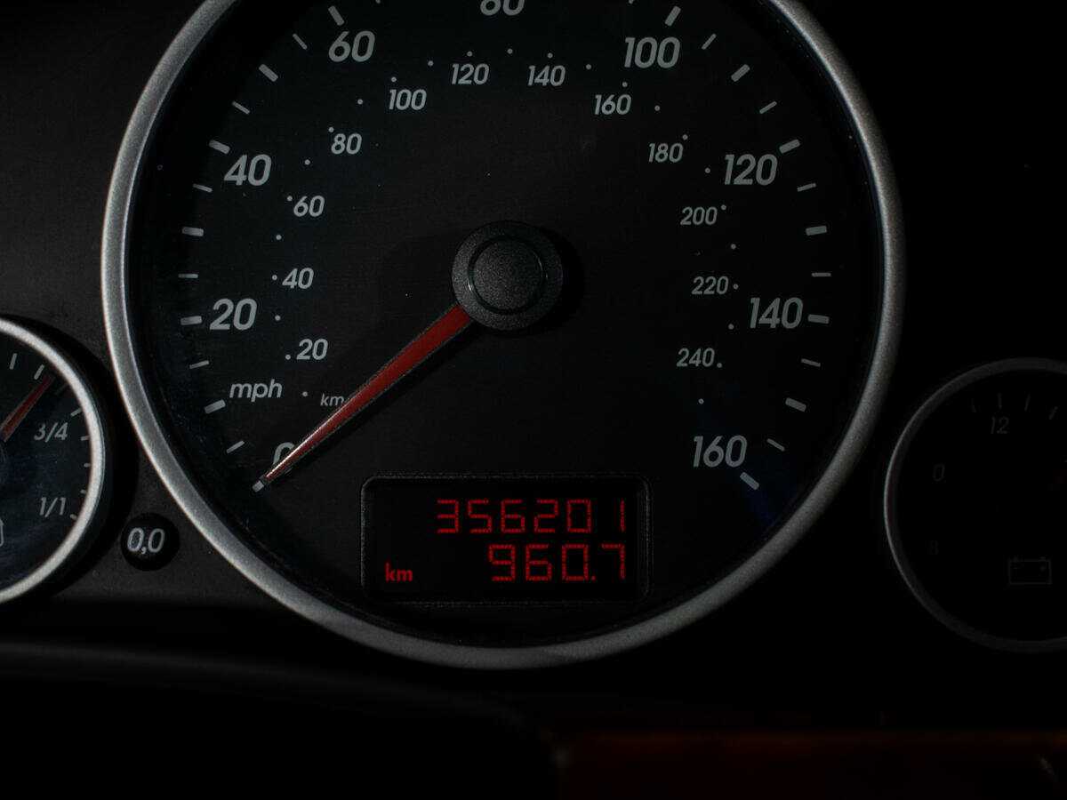 Volkswagen Touareg с пробегом — 2003 год. Фото: #12