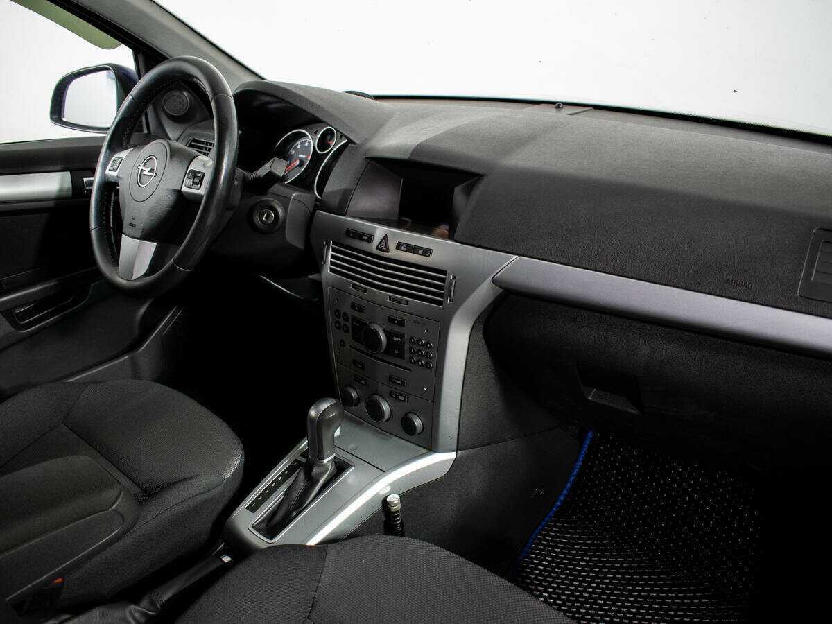 Opel Astra с пробегом — 2010 год. Фото: #8