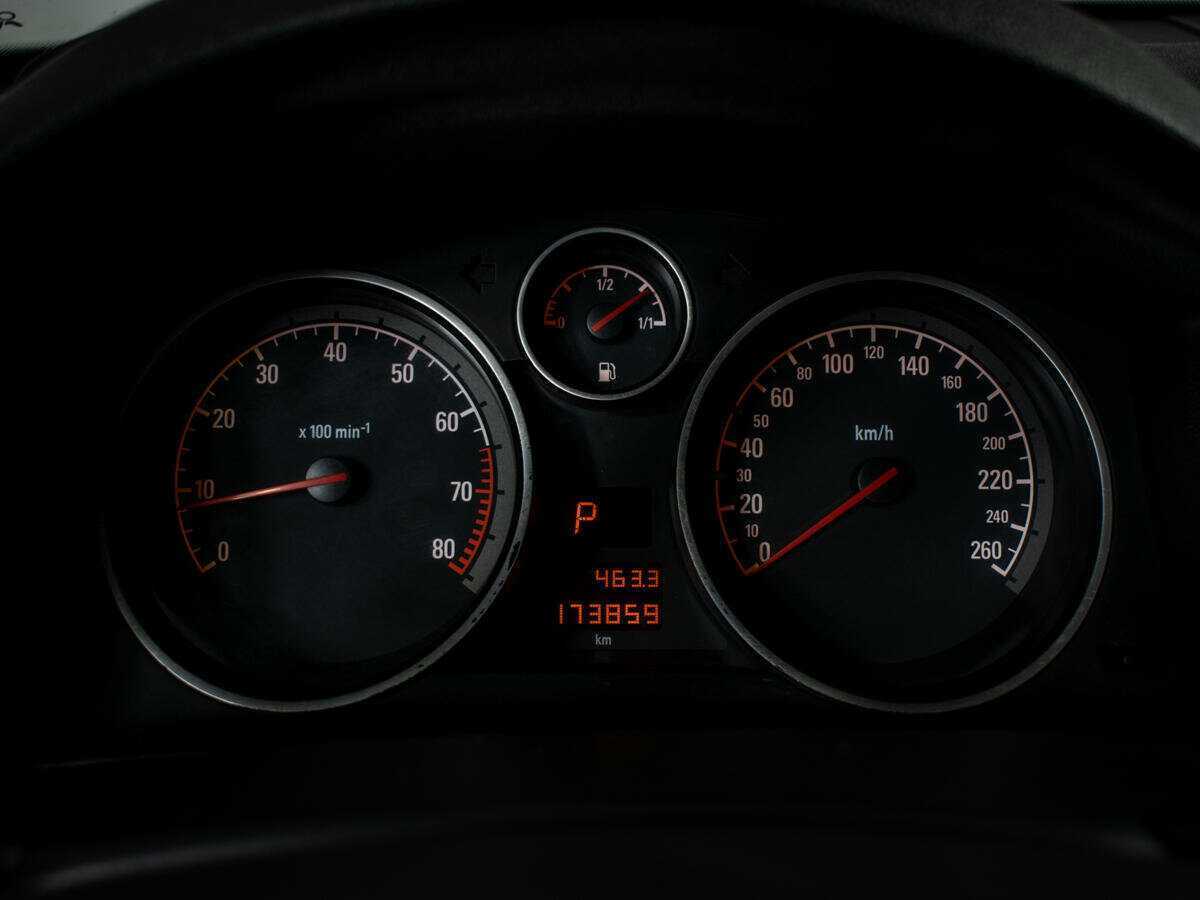 Opel Astra с пробегом — 2010 год. Фото: #11