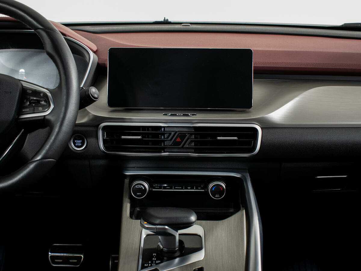 Geely Coolray с пробегом — 2023 год. Фото: #8