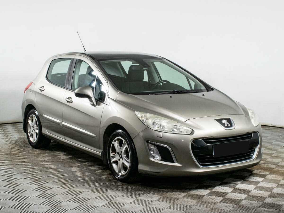 Peugeot 308 с пробегом — 2011 год. Фото: #2