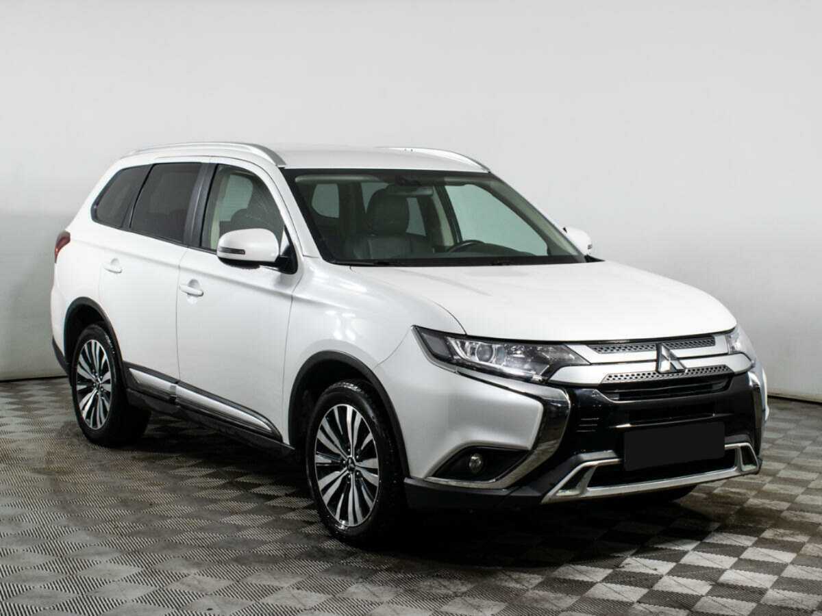 Mitsubishi Outlander с пробегом — 2020 год. Фото: #2
