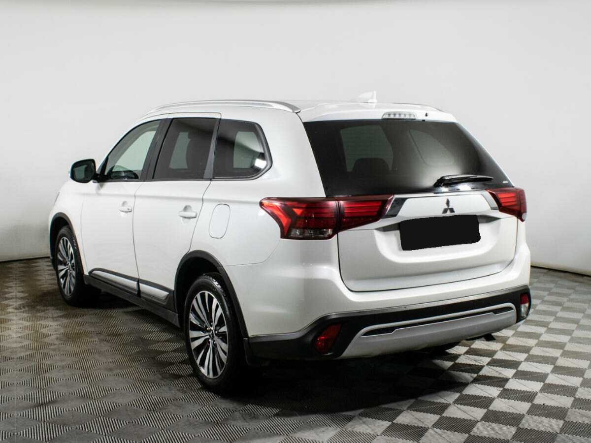 Mitsubishi Outlander с пробегом — 2020 год. Фото: #6
