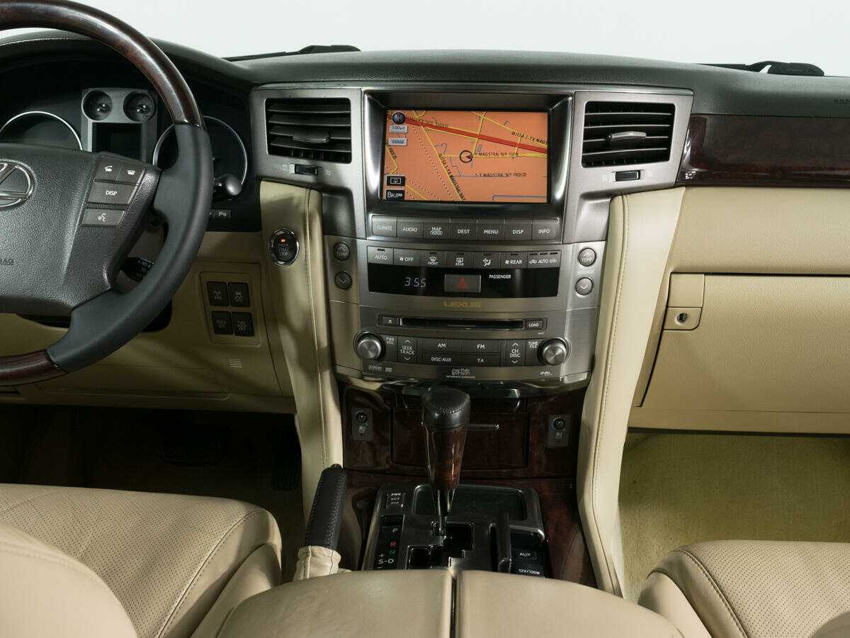 Lexus LX с пробегом — 2008 год. Фото: #9