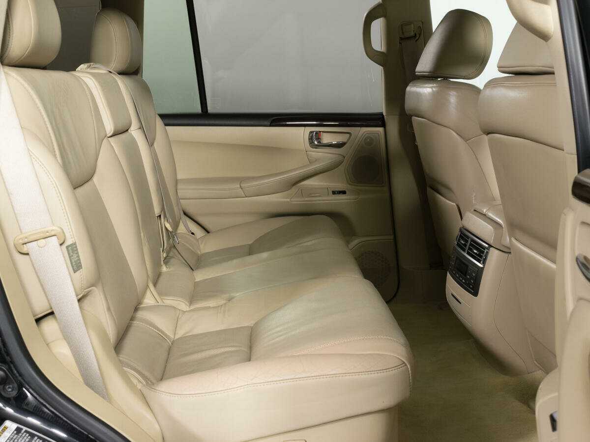 Lexus LX с пробегом — 2008 год. Фото: #12