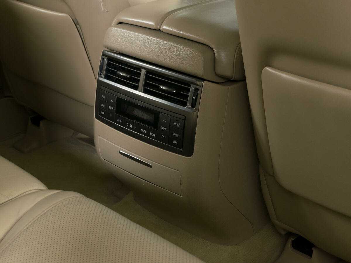 Lexus LX с пробегом — 2008 год. Фото: #14