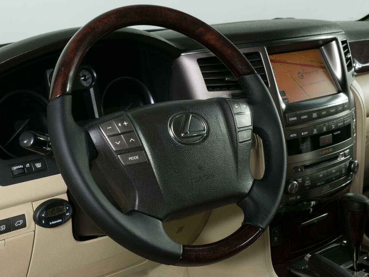 Lexus LX с пробегом — 2008 год. Фото: #16