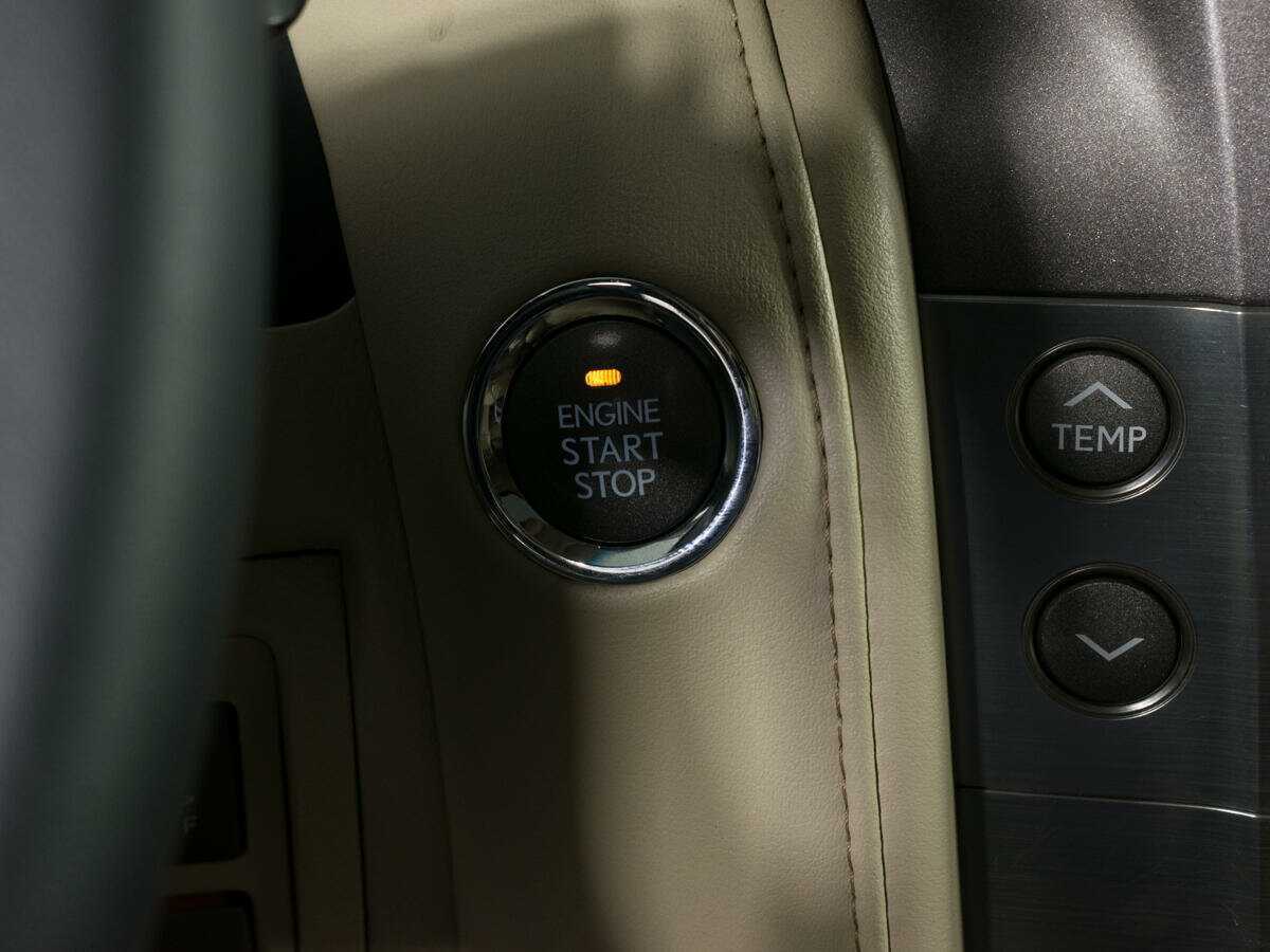 Lexus LX с пробегом — 2008 год. Фото: #18