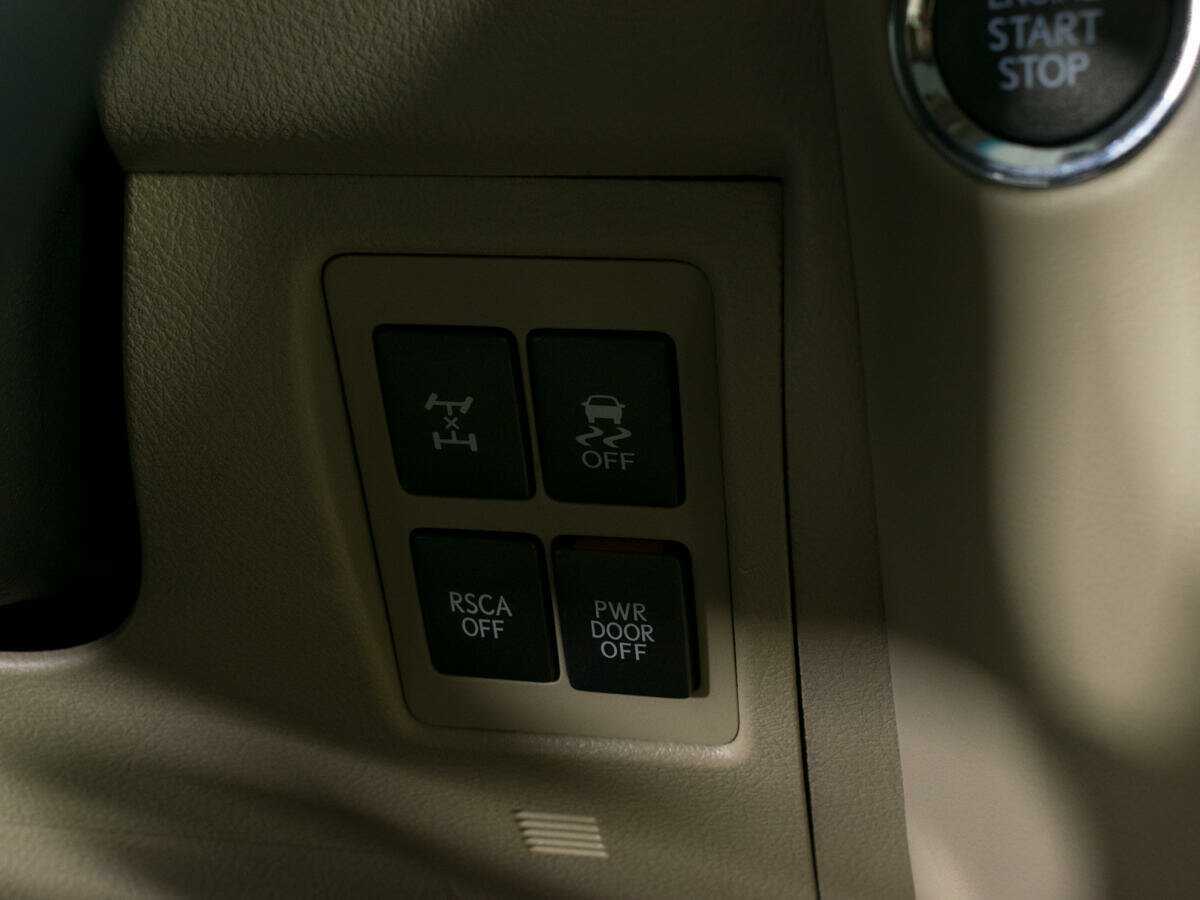 Lexus LX с пробегом — 2008 год. Фото: #19