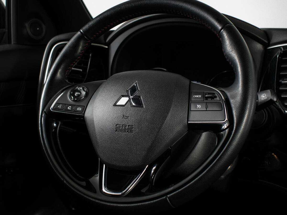 Mitsubishi Outlander с пробегом — 2021 год. Фото: #9