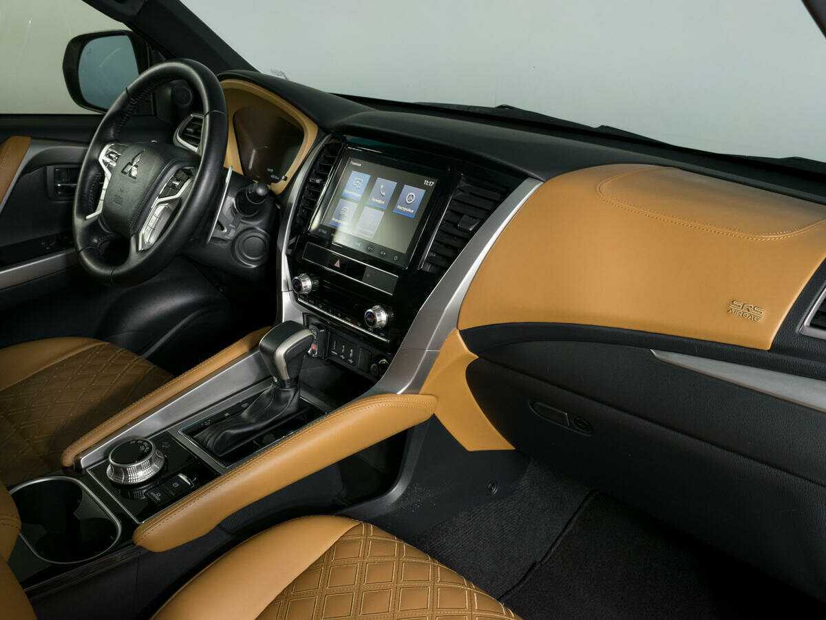 Mitsubishi Montero Sport с пробегом — 2022 год. Фото: #7