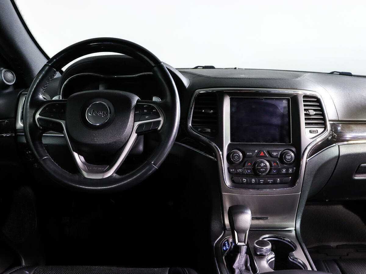 Jeep Grand Cherokee с пробегом — 2017 год. Фото: #9