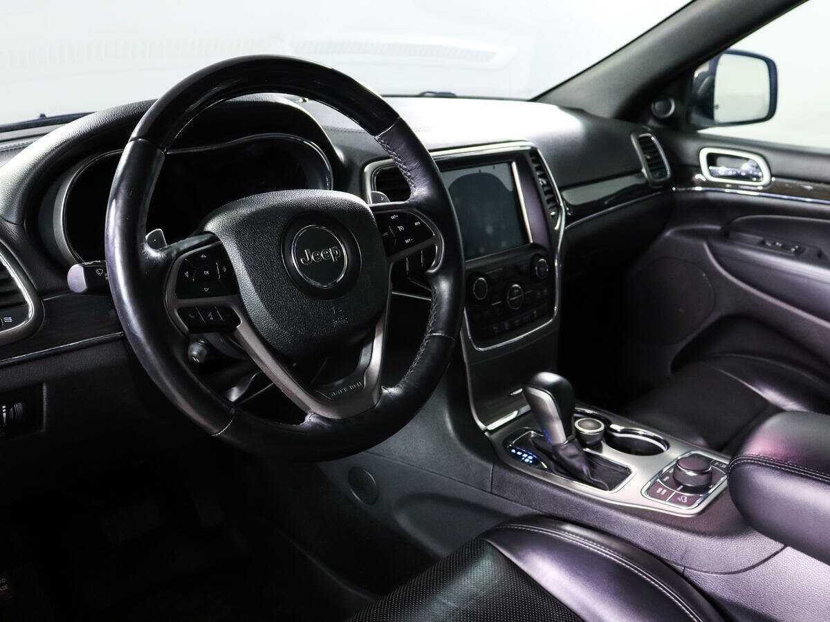 Jeep Grand Cherokee с пробегом — 2017 год. Фото: #11