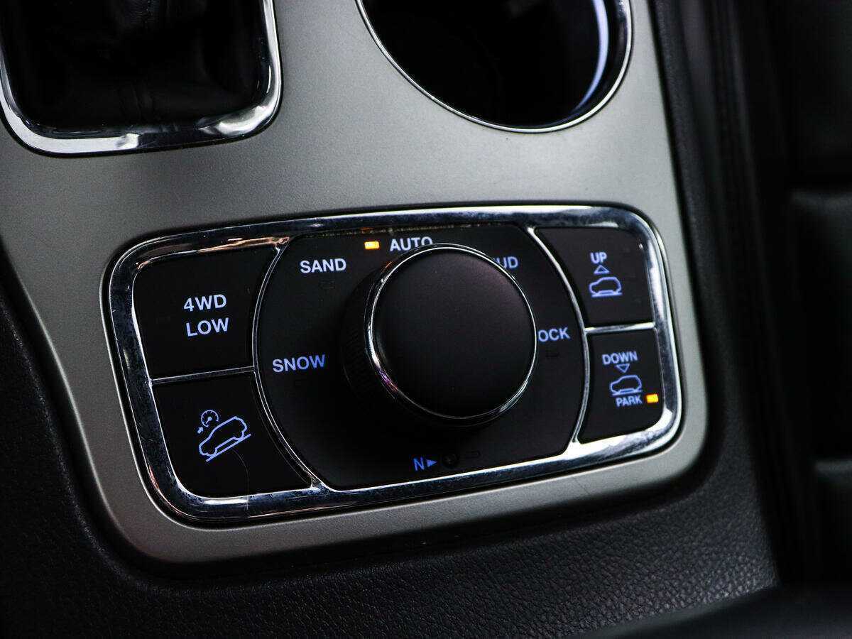 Jeep Grand Cherokee с пробегом — 2017 год. Фото: #15