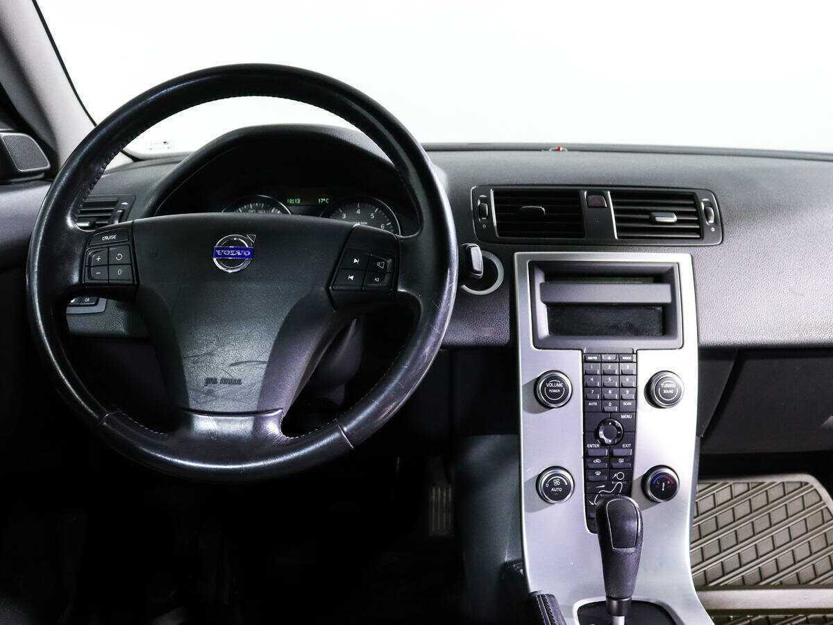 Volvo S40 с пробегом — 2011 год. Фото: #11