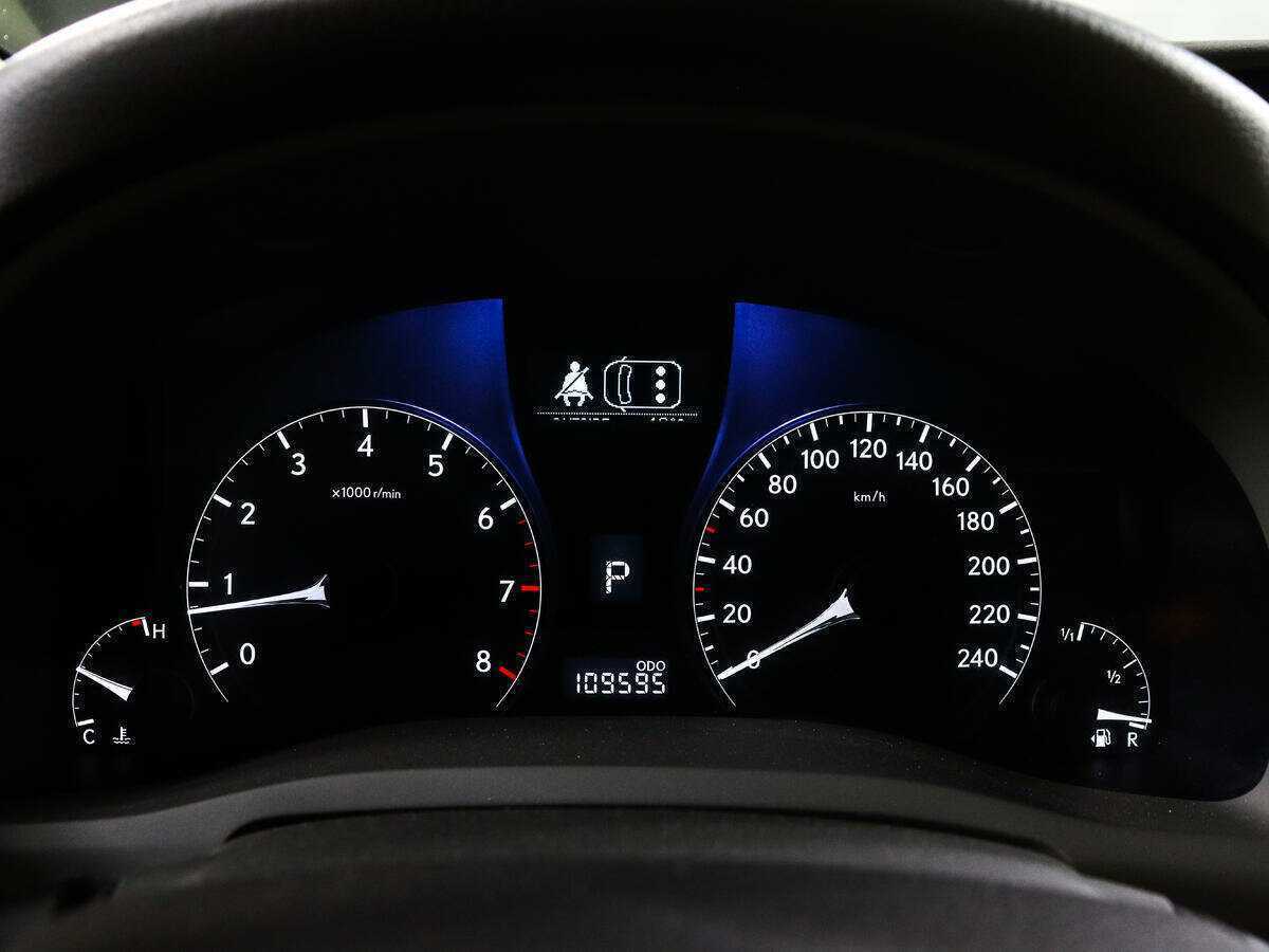 Lexus RX с пробегом — 2010 год. Фото: #10