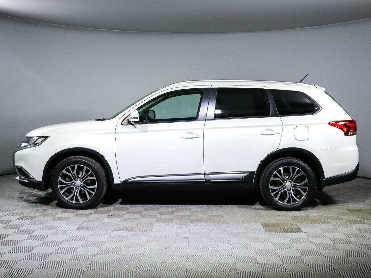 Mitsubishi Outlander с пробегом — 2016 год. Фото: #6