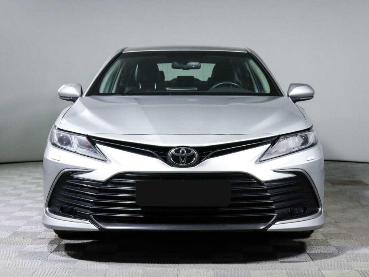 Toyota Camry с пробегом — 2021 год. Фото: #1