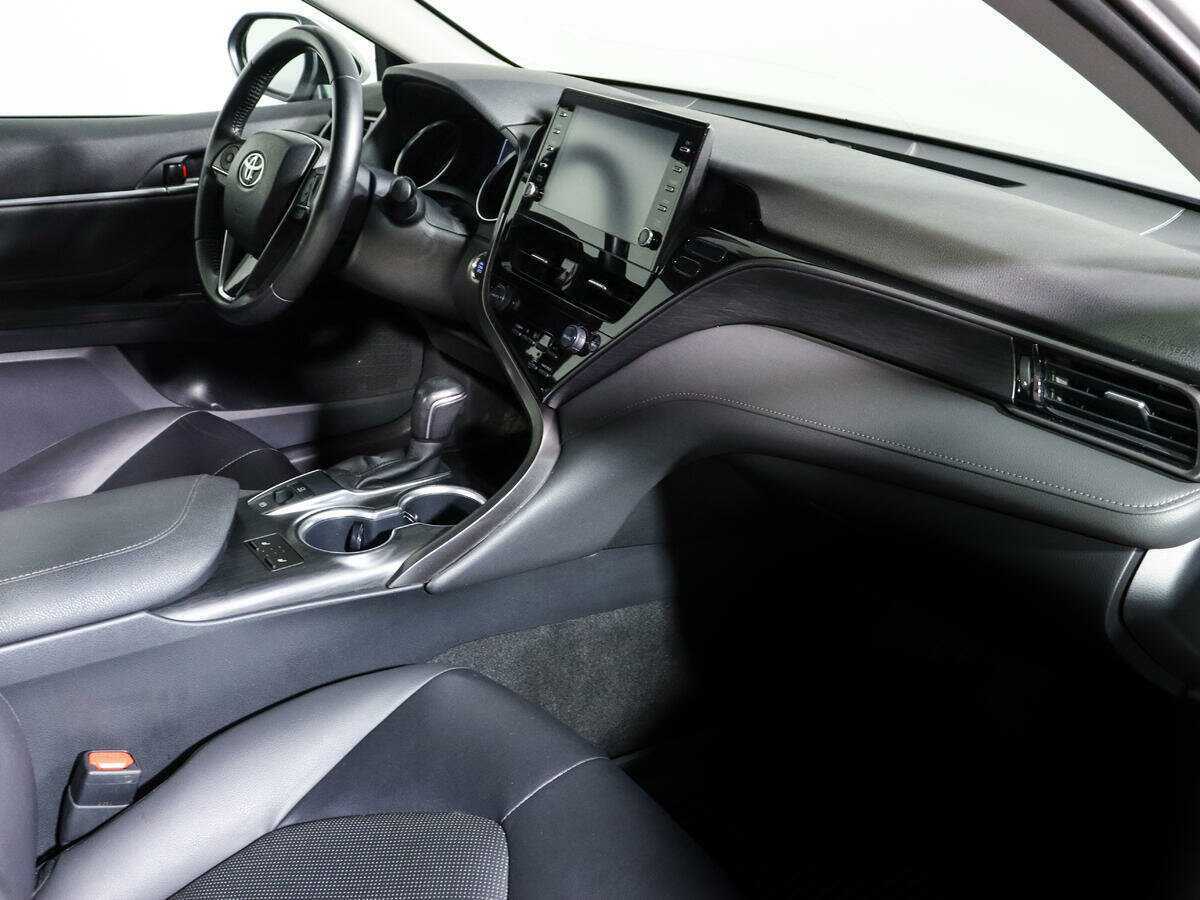 Toyota Camry с пробегом — 2021 год. Фото: #6