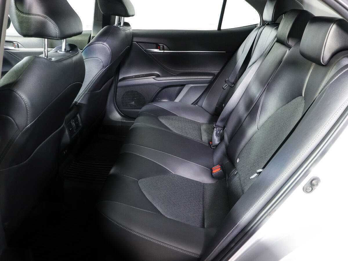 Toyota Camry с пробегом — 2021 год. Фото: #7