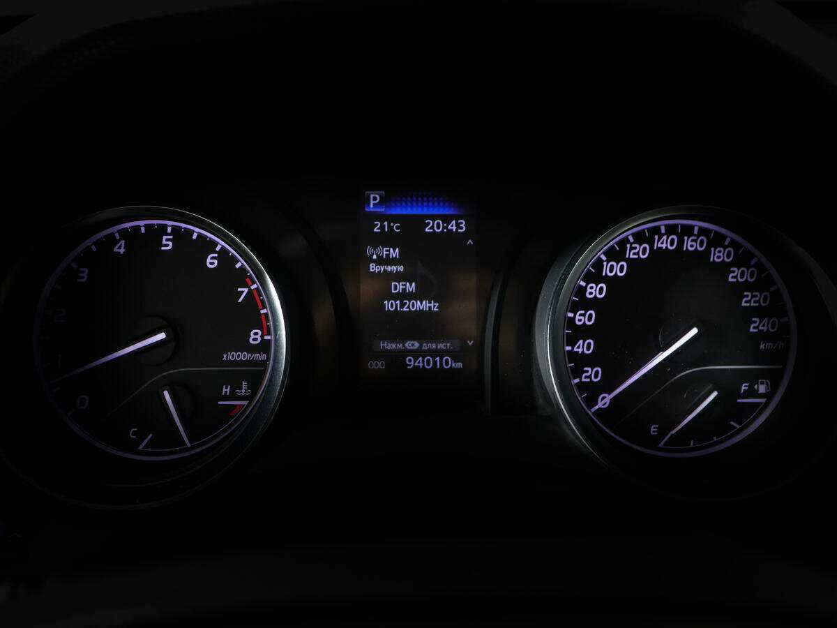 Toyota Camry с пробегом — 2021 год. Фото: #8