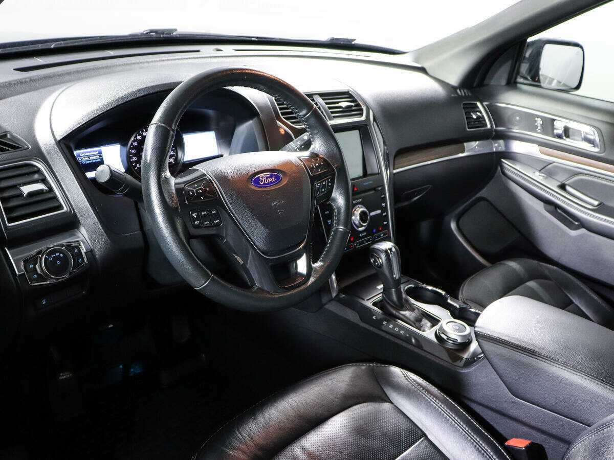 Ford Explorer с пробегом — 2019 год. Фото: #11