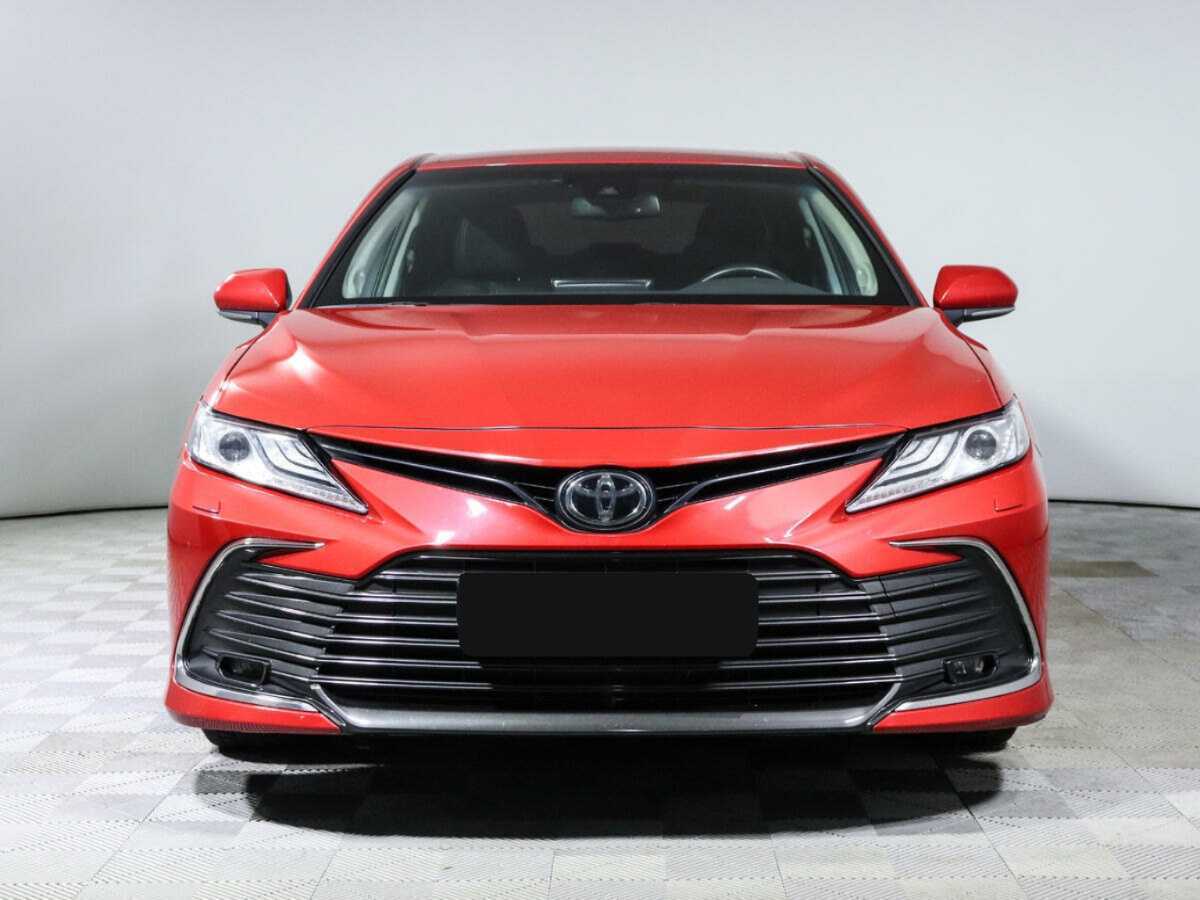 Toyota Camry с пробегом — 2021 год. Фото: #1