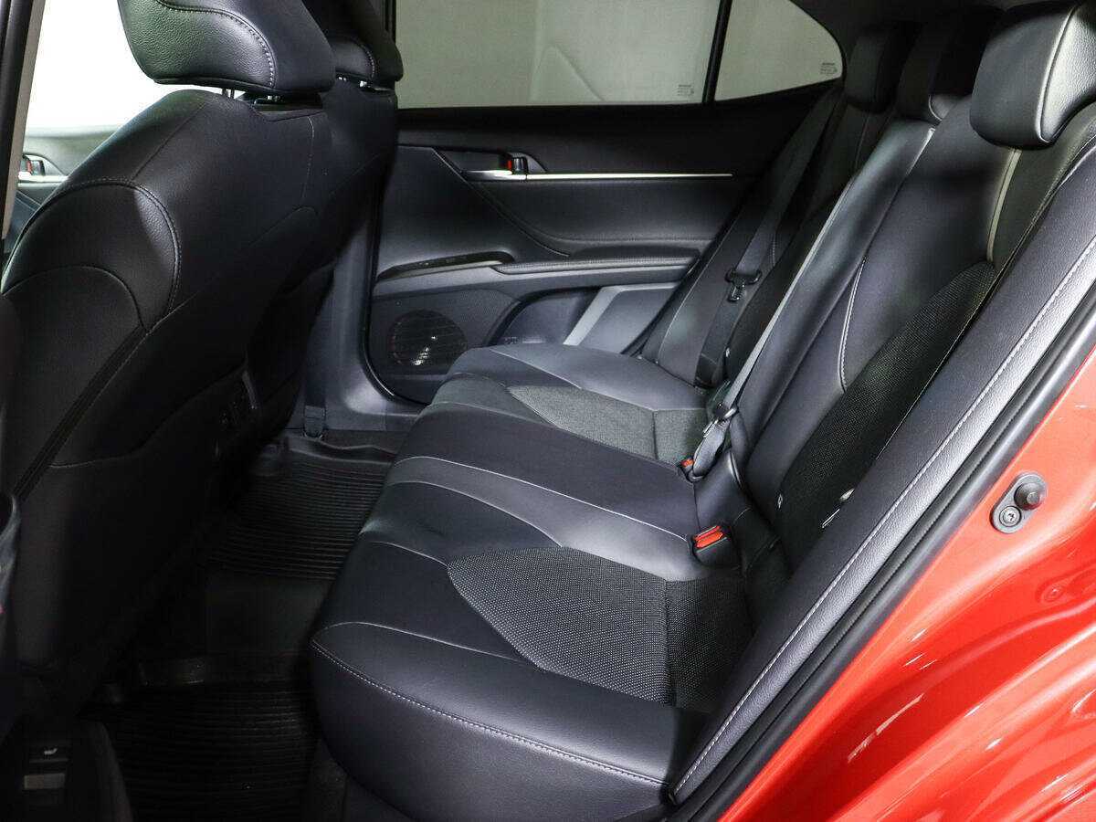 Toyota Camry с пробегом — 2021 год. Фото: #6