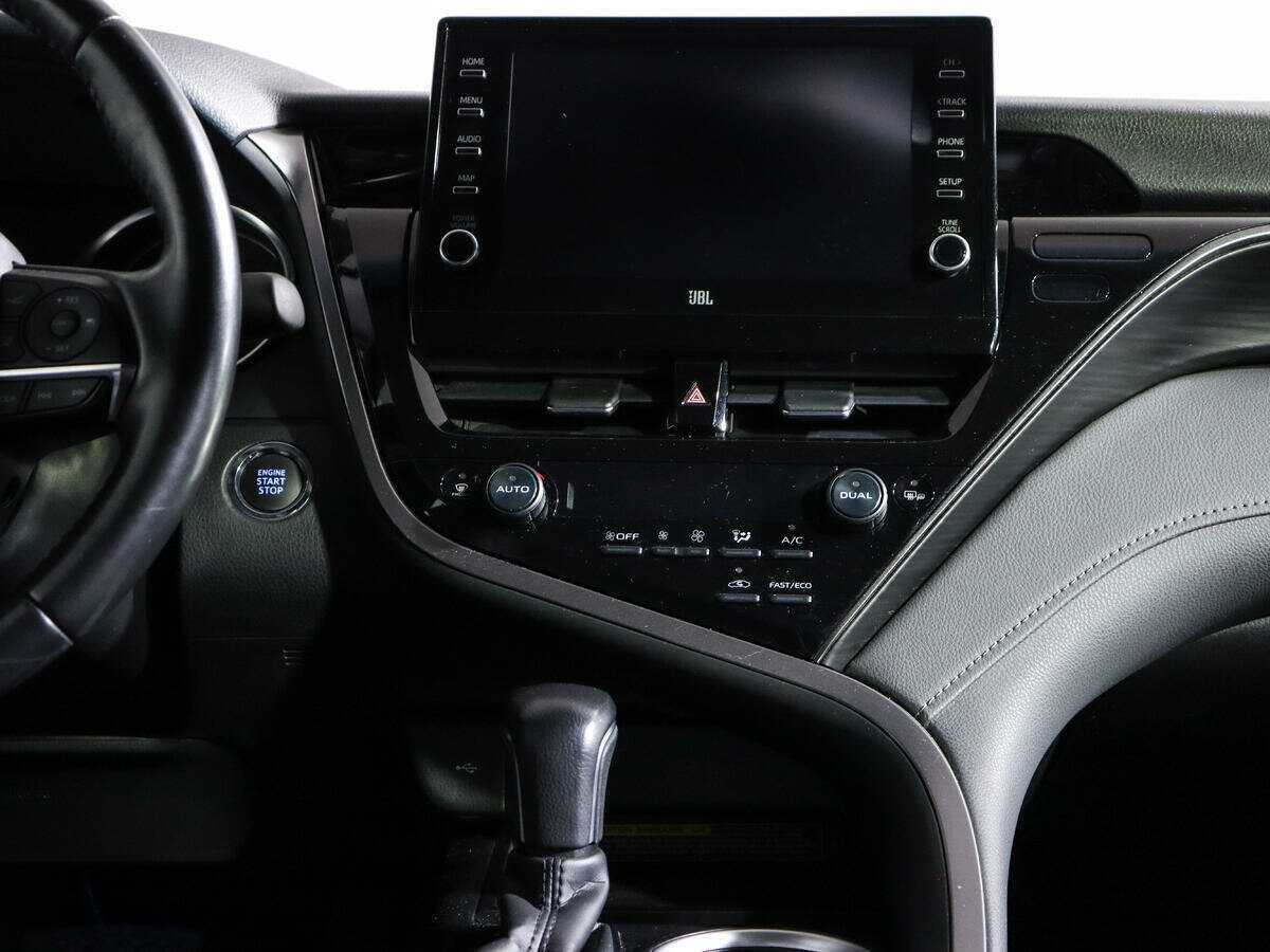 Toyota Camry с пробегом — 2021 год. Фото: #10