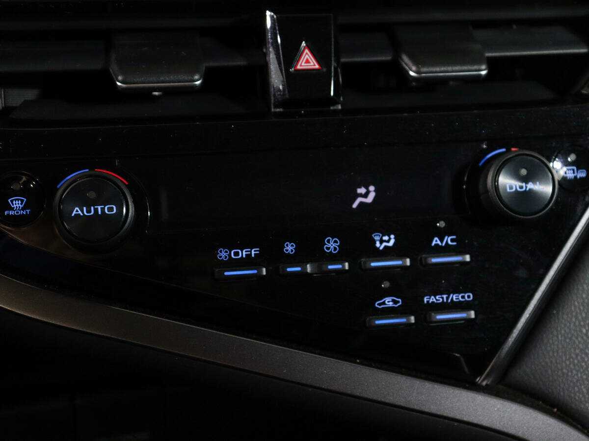 Toyota Camry с пробегом — 2021 год. Фото: #16