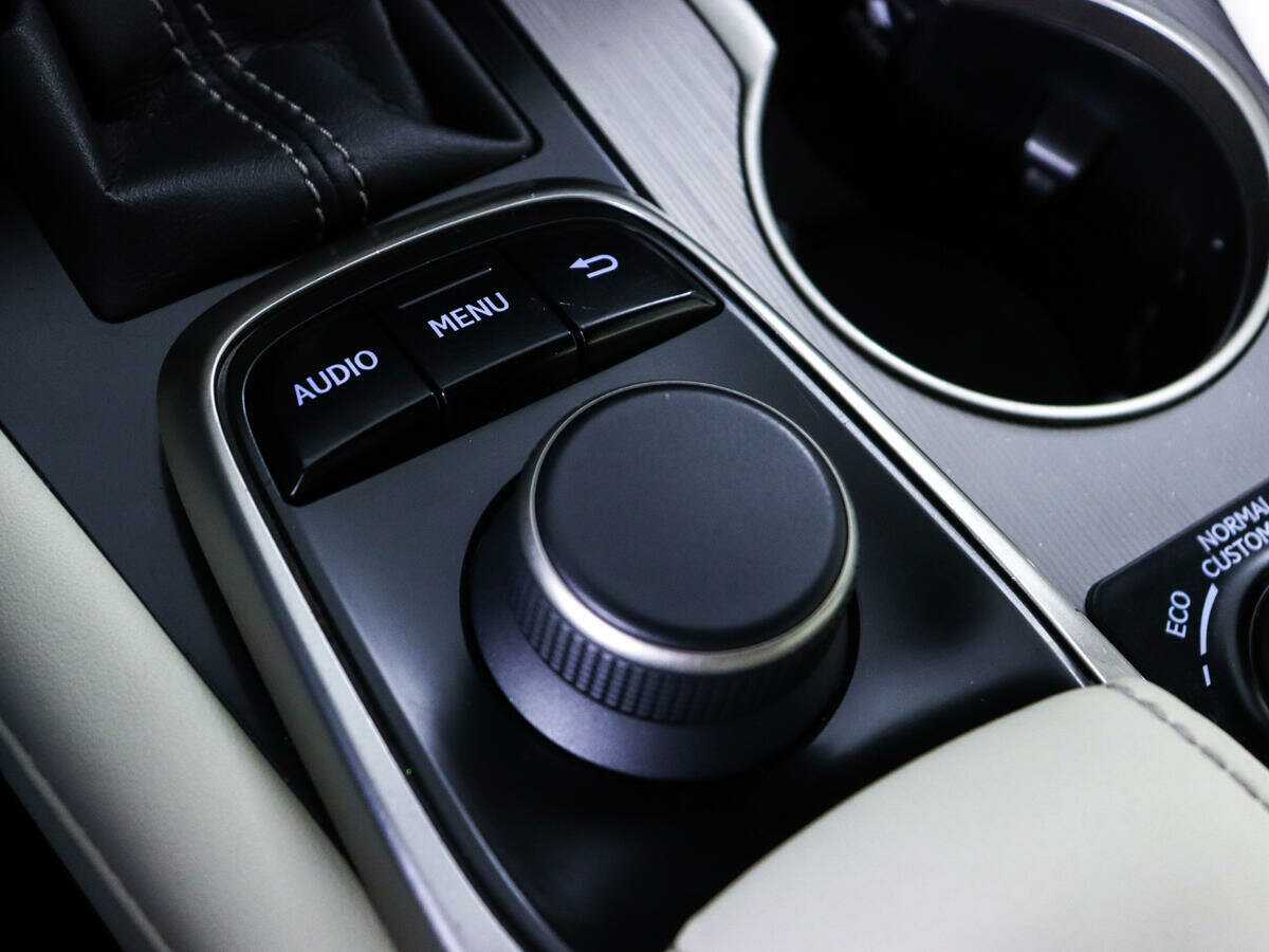 Lexus RX с пробегом — 2016 год. Фото: #17