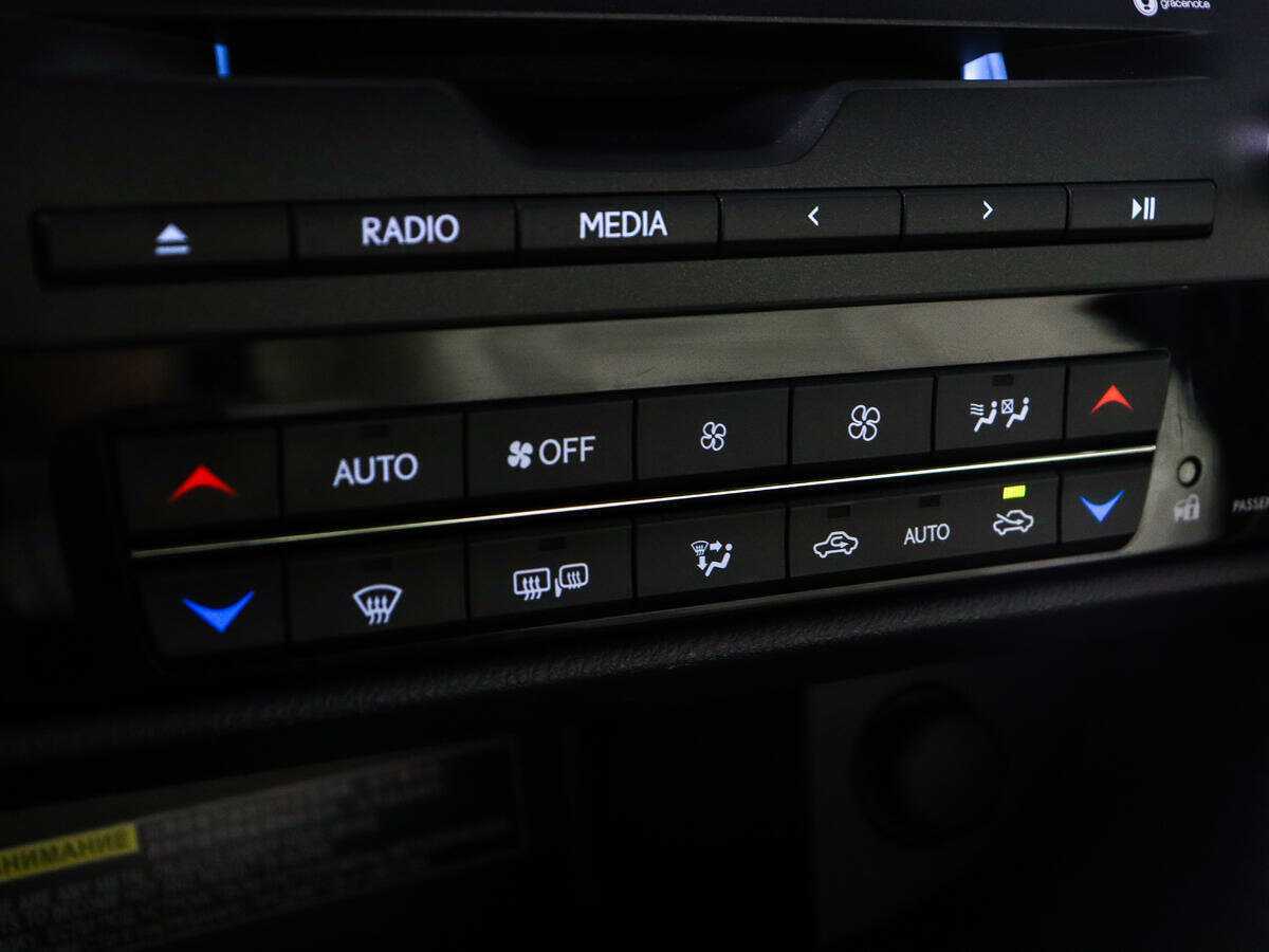 Lexus RX с пробегом — 2016 год. Фото: #18