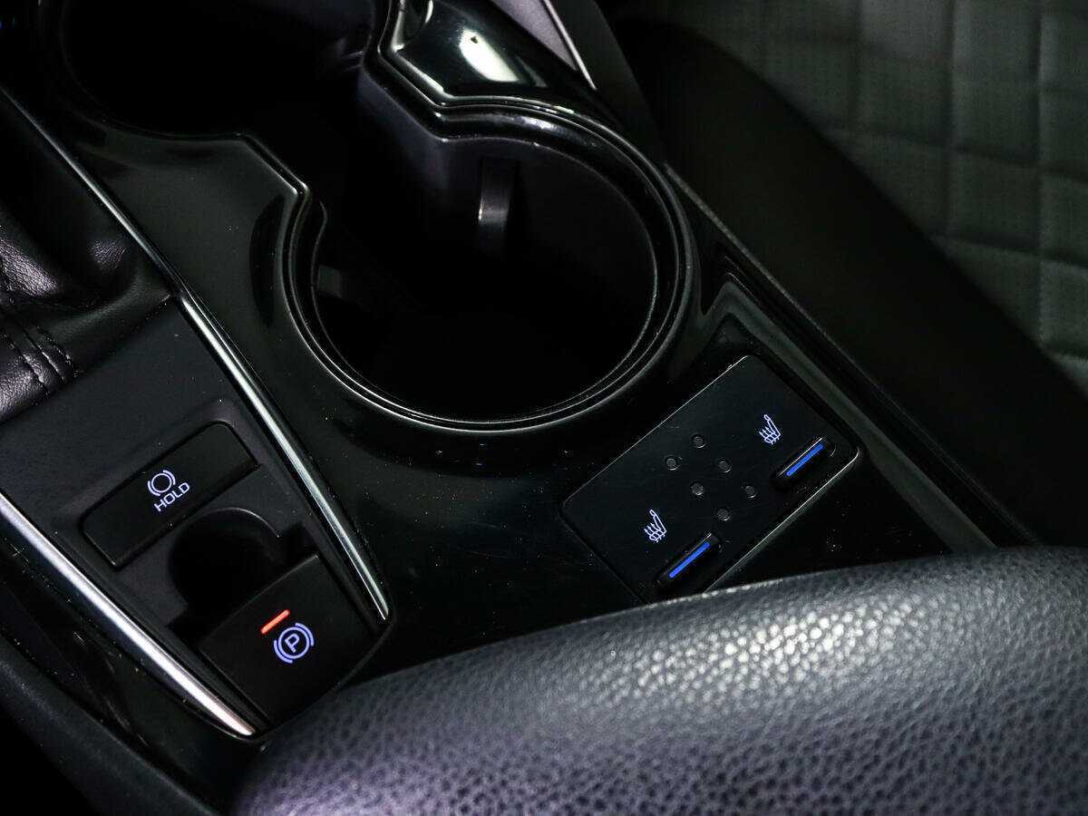 Toyota Camry с пробегом — 2021 год. Фото: #13