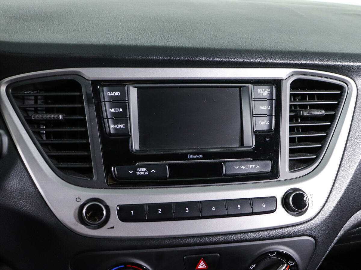 Hyundai Solaris с пробегом — 2017 год. Фото: #17