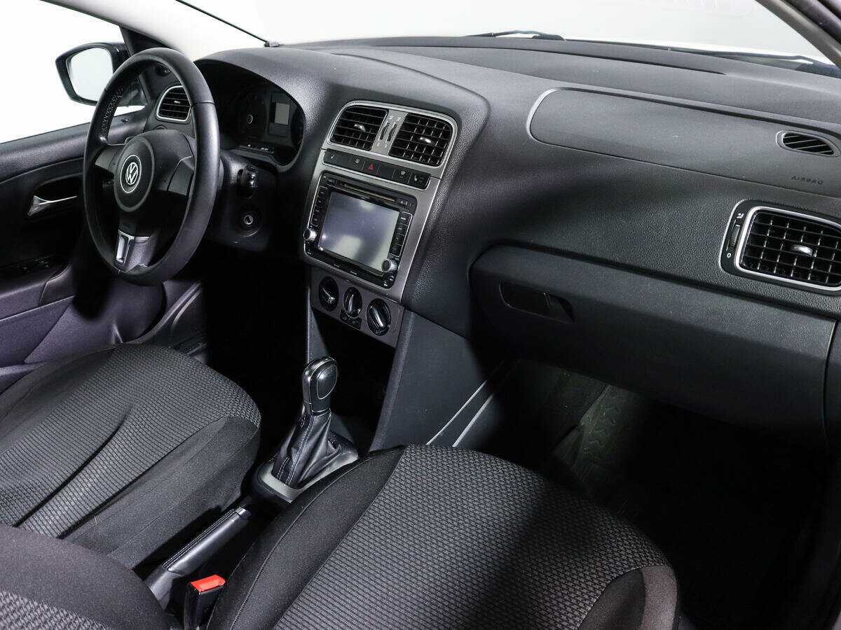 Volkswagen Polo с пробегом — 2013 год. Фото: #9